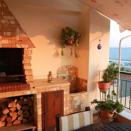 Апартаменты With Marina View